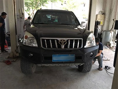 07款高配普拉多霸道LC120帶氣囊改裝霸哥100段電子可調(diào)氮氣減震器