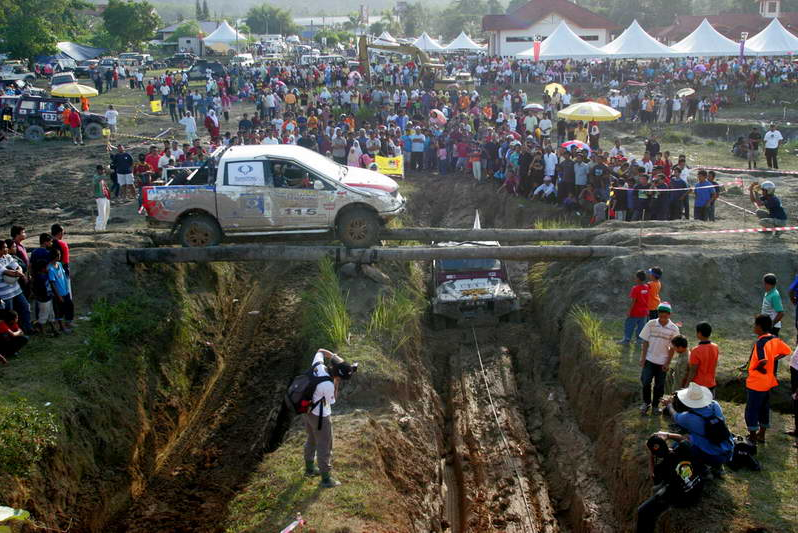 馬來(lái)西亞國(guó)際雨林挑戰(zhàn)賽，最嚴(yán)酷的4×4賽事，沒(méi)有之一